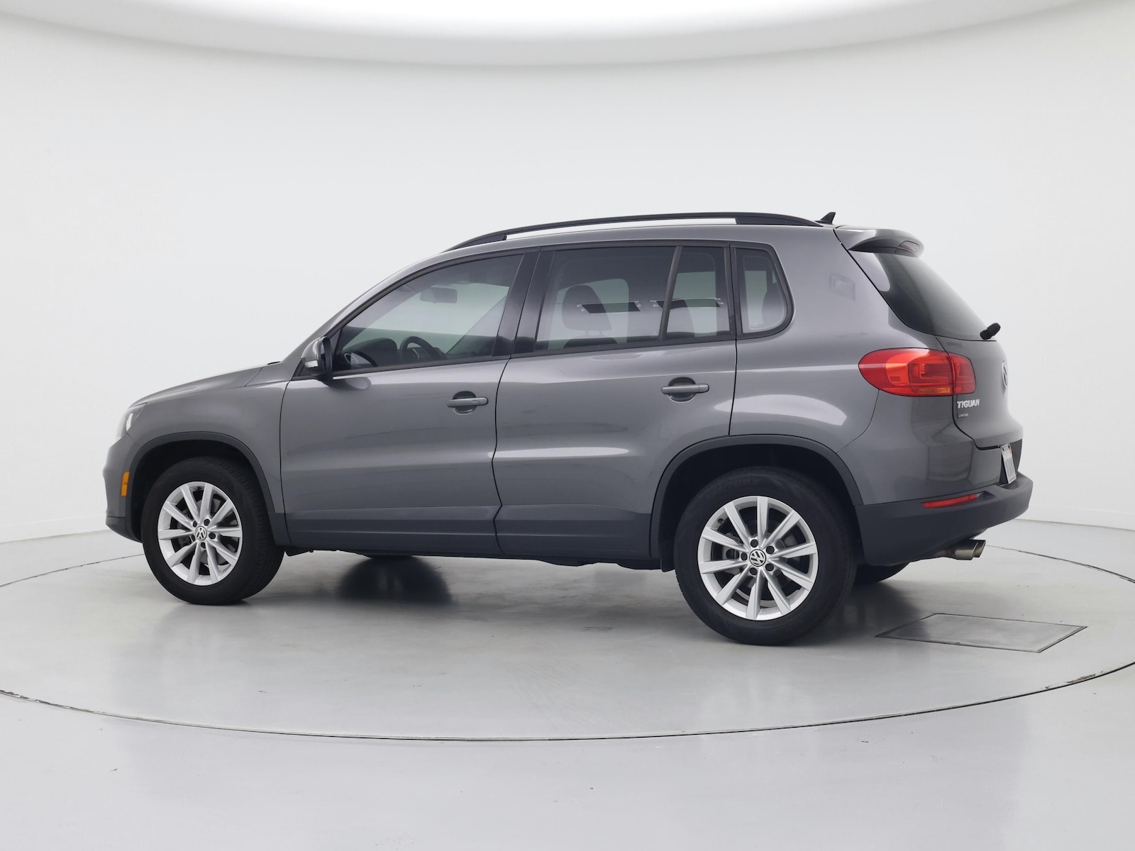 volkswagen tiguan limited 2018 WVGAV7AX7JK005532 image volkswagen tiguan limited 2018 WVGAV7AX7JK005532 image
